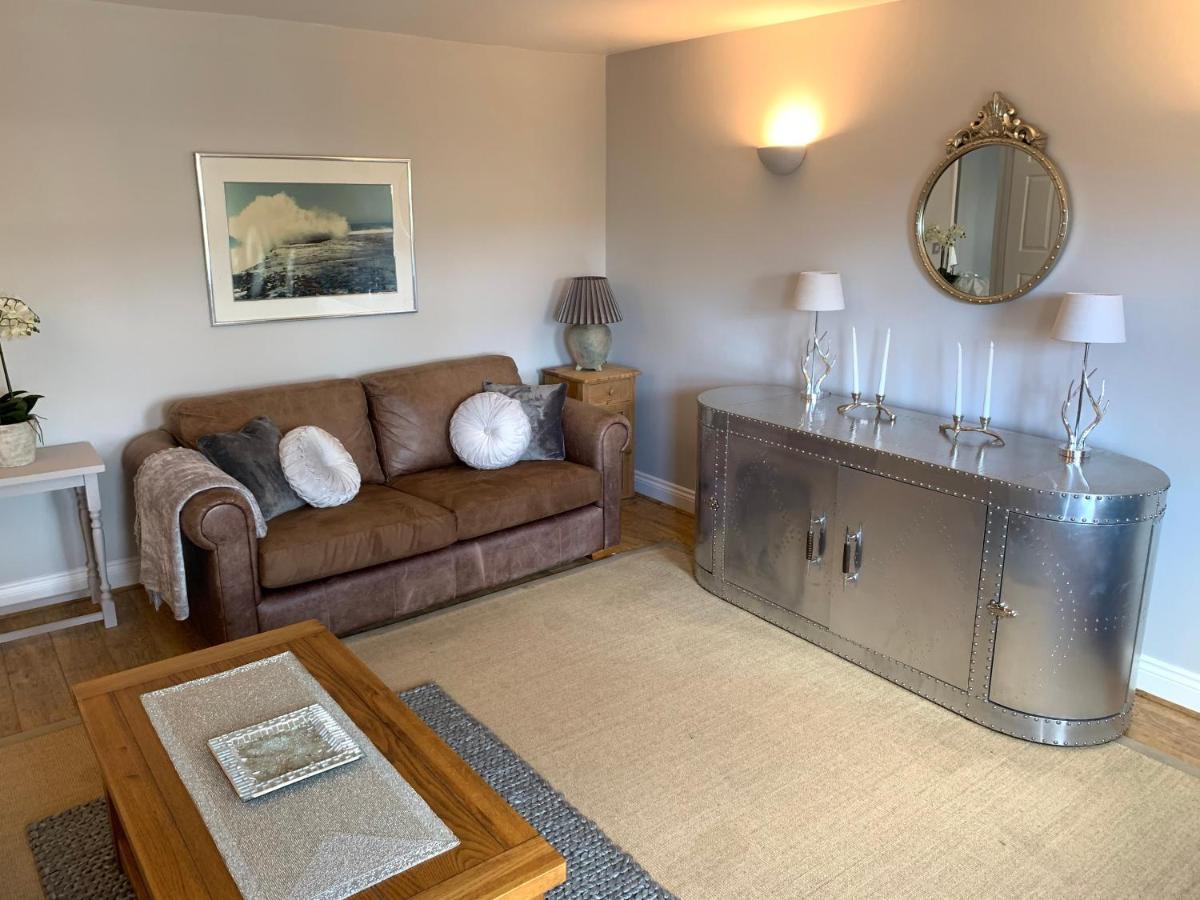 Spacious 2 Bed Apartment With Off Street Parking Bath Kültér fotó